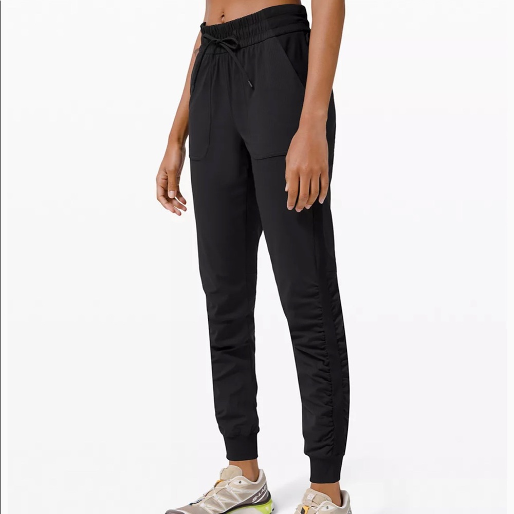 NWT lululemon Beyond the Studio Jogger